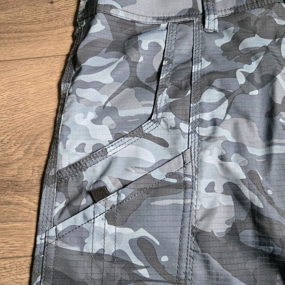 AFTCO Fishing Shorts Men's 32 Blue Camo Ripstop Utility Cargo Outdoor Shorts - Picture 5 of 15